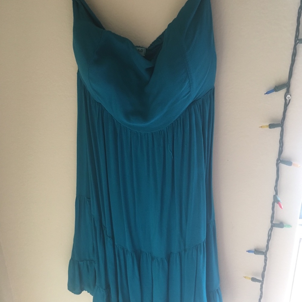 Strapless blue flowy dress